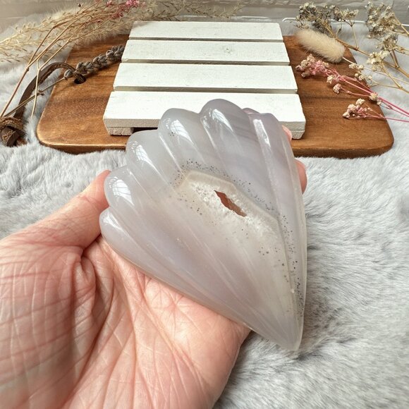 Gorgeous Druzy Agate Seashell Carving - Picture 4 of 6